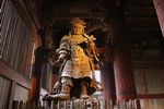 東大寺大仏殿の広目天立像